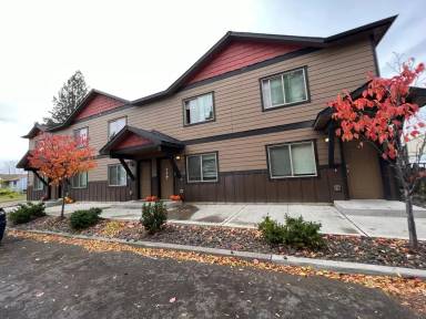 Main picture of 6203 N Astor St