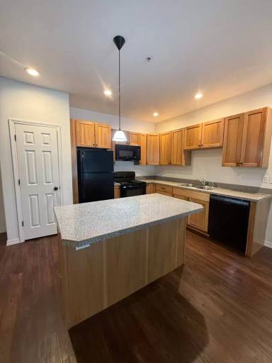 Main picture of 1629 4th Ave W