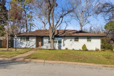 Main picture of 1509 University Dr