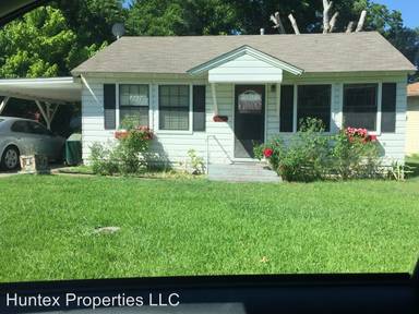 Main picture of 2210 Drake St