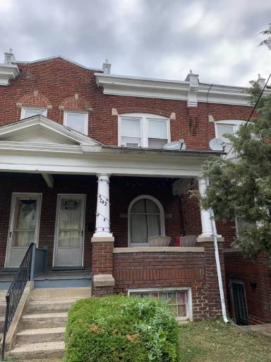 Main picture of 742 W King St