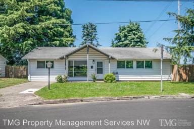 Main picture of 1785 SE 2nd Pl
