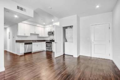 Main picture of 12160 Hart St