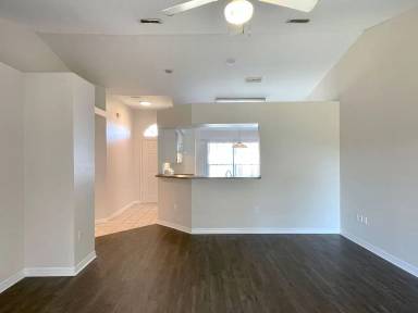 Main picture of 720 17th St NE