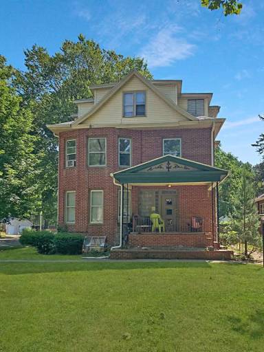 Main picture of 1500 S Lowell Ave