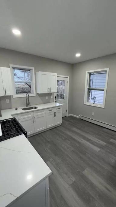 Main picture of 247 Stanton St