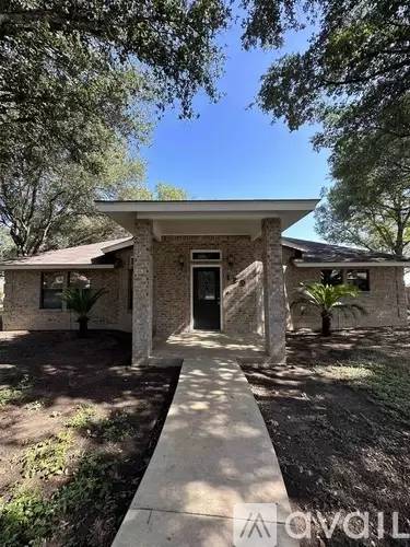 Main picture of 125 S Bluebonnet Dr