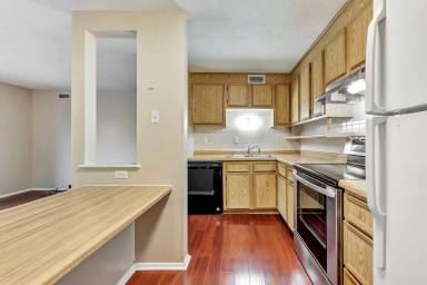 Main picture of 27709 Evergreen Run