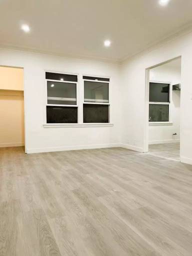 Main picture of 2958 1/2 Francis Ave