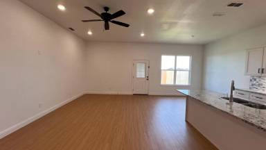 Main picture of 312 Woodstock Ln