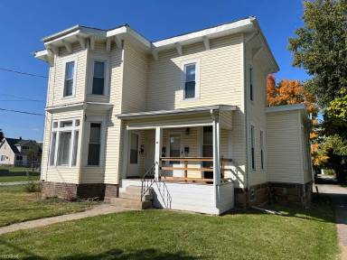 Main picture of 607 Parkside Dr