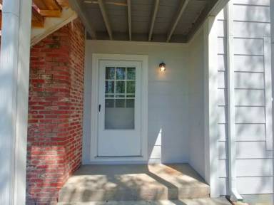 Main picture of Colonial Oaks Condominums
