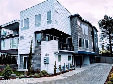 Main picture of 10123 NE 63rd St