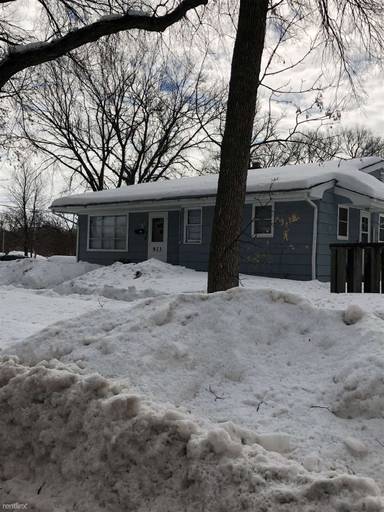 Main picture of 923 6th Ave S