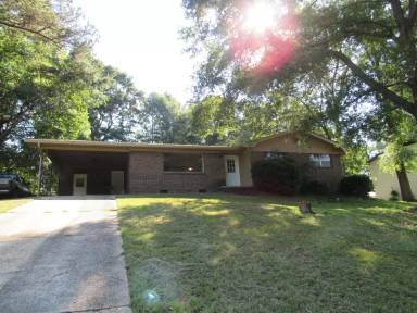 Main picture of 208 Cherry Hill Rd