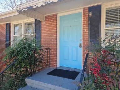 Main picture of 520 Floyd Dr SE