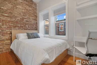 Main picture of 162 Cottage St