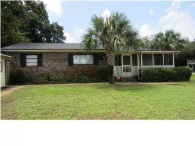 Main picture of 725 Beach Dr