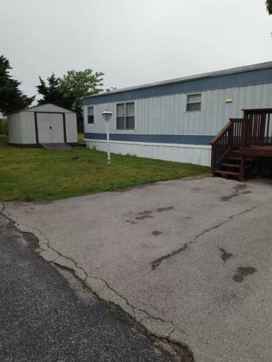 Main picture of 423 Golden Acres Dr