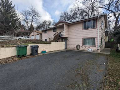 Main picture of 206 Cherry St