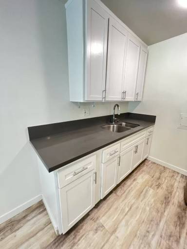 Main picture of 25 Navy St