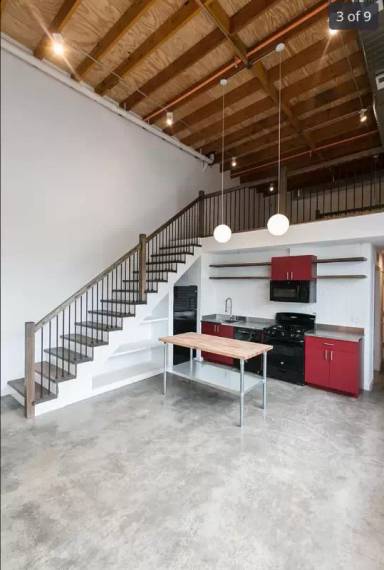 Main picture of 207 E Baltimore St