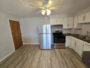 Main picture of 11011 S Lloyd Dr