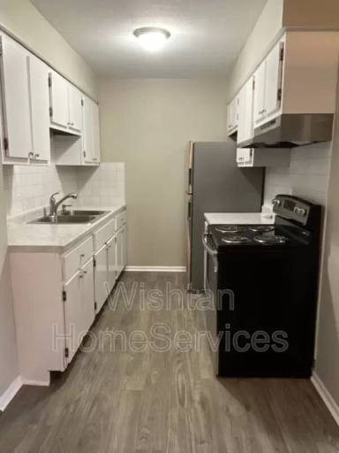Main picture of 217 N Charleston Blvd