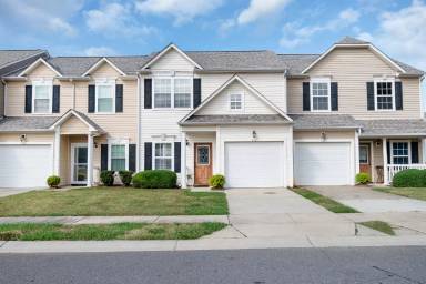 Main picture of 558 Calen Ln