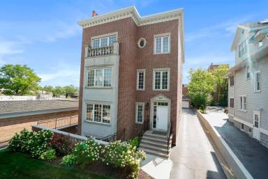 Main picture of 107 S Grant St