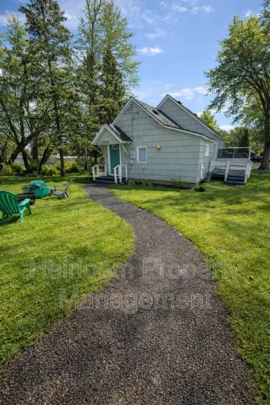 Main picture of 2622 E 2nd St