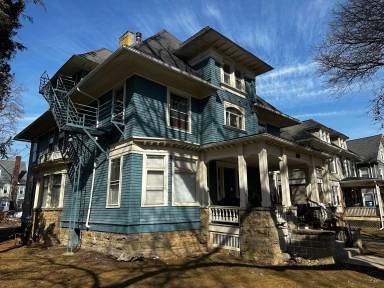 Main picture of 83 Dartmouth St