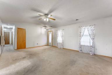 Main picture of 207 SW Elm Tree Rd