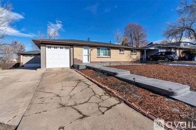 Main picture of 8310 Baylor Ln