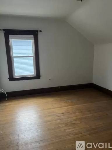 Main picture of 1895 W 54th St