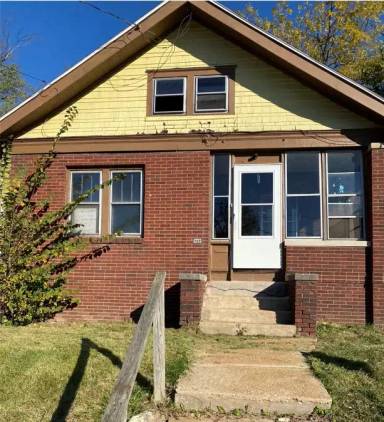 Main picture of 409 E Archer Ave