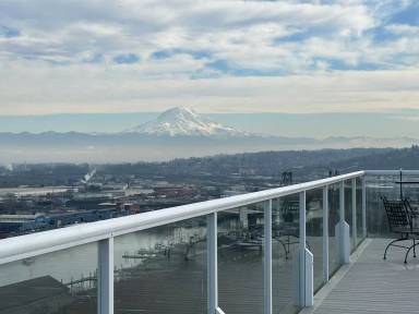 Main picture of 235 Broadway