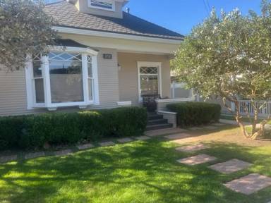 Main picture of 208-212 Grand Ave