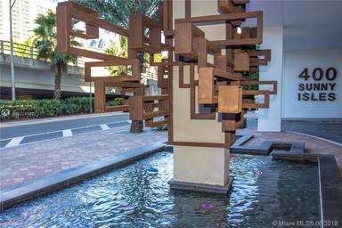 Main picture of Parque Towers Condo
