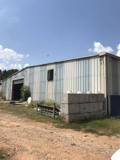 Main picture of 245 Peach Orchard Rd