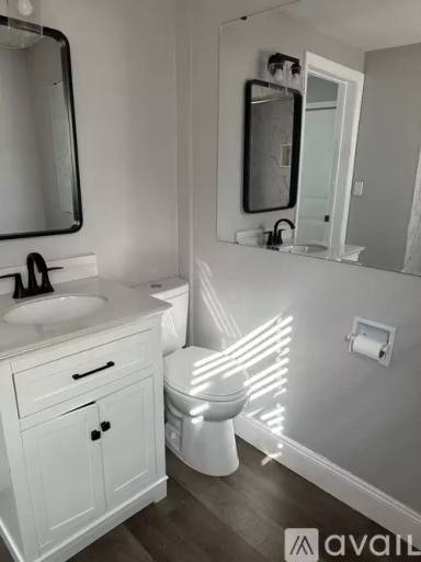 Main picture of 224 W Polk St