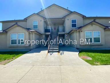 Main picture of 1047 W Pine Ave