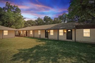 Main picture of 614 W Heard St