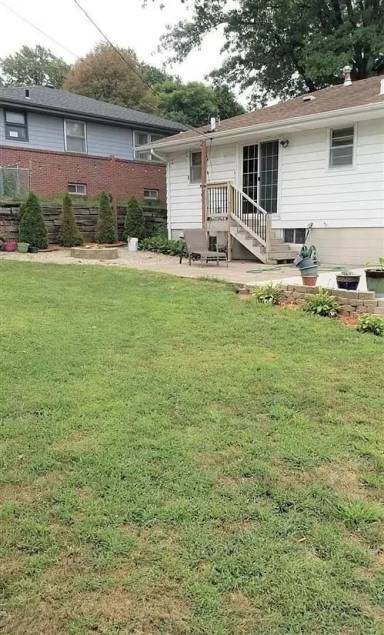 Main picture of 6226 Oak St