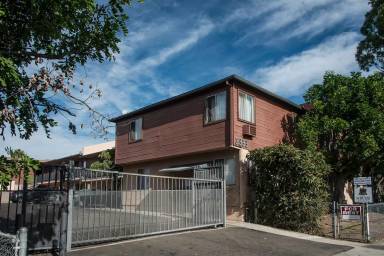 Main picture of 3333 Andrita St