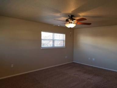 Main picture of 913 W Yucca Ave