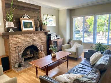 Main picture of 1535 Wellington St