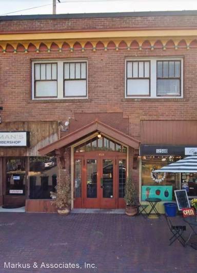 Main picture of 12440 SW Broadway St