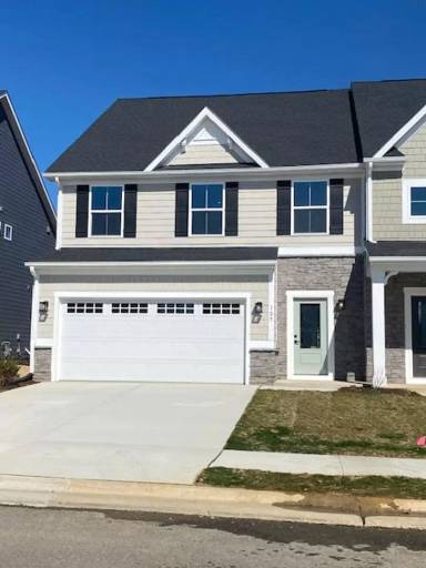 Main picture of 105 Ironsmith Way