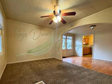 Main picture of 1915 S Arlington Ave